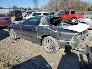 2000 Pontiac Firebird Formula with VIN 2G2FV22G6Y2173358, listed as a Copart auction lot 89081095 with 166,892 mi miles and Salvage Title. Bid and sale history available at carsss.com. Image 2.