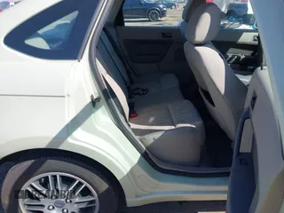2011 Ford Focus SE with VIN 1FAHP3FN9BW167286, listed as a IAAI auction lot 42087263 with 71,923 mi miles. Bid and sale history available at carsss.com. Image 8.