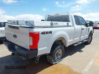 2017 Ford F-250 XLT with VIN 1FT7X2B62HEC15790, listed as a IAAI auction lot 42256808 with 142,297 mi miles and . Bid and sale history available at DreamBid. Image 4.