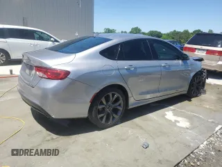 2015 Chrysler 200 S z VIN 1C3CCCBB9FN645671, wystawiony jako Copart lot #52429295 z przebiegiem 197 910 mil mil oraz Szkoda całkowita • Salvage title. Historia ofert i sprzedaży dostępna na DreamBid. Obrazek 3.