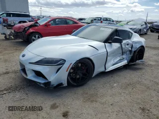 2020 Toyota Supra 3.0 z VIN WZ1DB4C07LW026113, wystawiony jako Copart lot #51547825 z przebiegiem Nie podano mil oraz Szkoda całkowita • Salvage title. Historia ofert i sprzedaży dostępna na DreamBid. Obrazek 1.