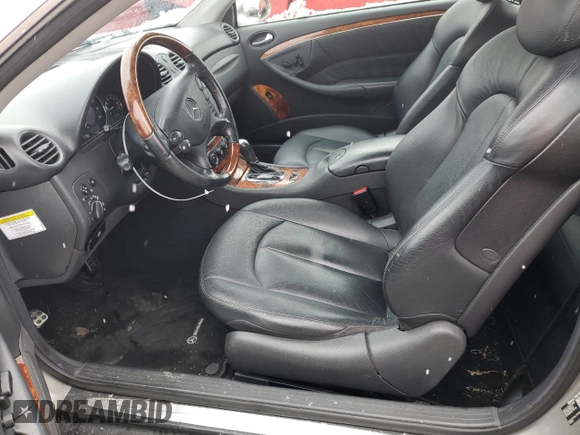 2005 Mercedes-Benz CLK 320 with VIN WDBTK65G35T043686, listed as a Copart auction lot 82688994 with 154,120 mi miles and Clean Title. Bid and sale history available at DreamBid. Image 7.