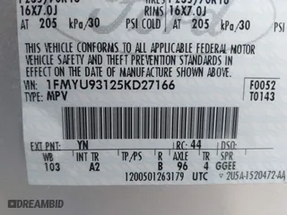 2005 Ford Escape XLT with VIN 1FMYU93125KD27166, listed as a IAAI auction lot 41892715 with 59,067 mi miles. Bid and sale history available at carsss.com. Image 9.