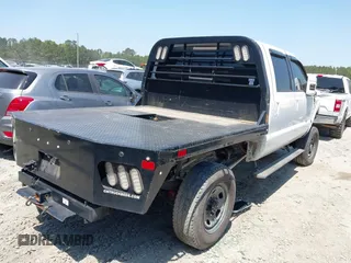 2011 Ford F-250 XL z VIN 1FT7W2BT4BEA25697, wystawiony jako IAAI lot #42059635 z przebiegiem 180 000 mil mil oraz . Historia ofert i sprzedaży dostępna na DreamBid. Obrazek 4.