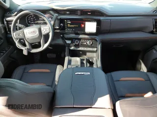 2025 GMC Sierra 2500HD AT4 z VIN 1GT4UPEY8SF101946, wystawiony jako Copart lot #44000195 z przebiegiem 1 238 mil mil oraz Nie do naprawy • Non repairable. Historia ofert i sprzedaży dostępna na DreamBid. Obrazek 8.