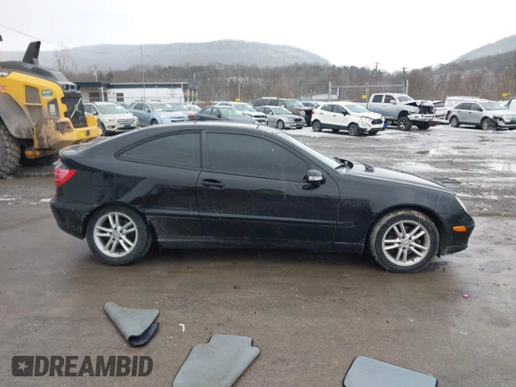 2003 Mercedes-Benz C 230 Kompressor with VIN WDBRN40J43A389733, listed as a IAAI auction lot 41560090 with 154,622 mi miles and . Bid and sale history available at DreamBid. Image 13.