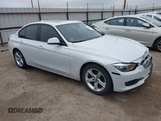 2015 BMW 3 Series 320i с VIN WBA3B1C5XFK140734, выставлен на аукционе IAAI как лот 42141319 с пробегом 84 863 миль миль и . История ставок и продаж доступна на DreamBid. Изображение 1.