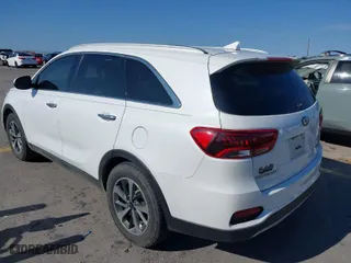 2019 Kia Sorento EX V6 with VIN 5XYPH4A50KG500567, listed as a IAAI auction lot 41113028 with 110,698 mi miles. Bid and sale history available at carsss.com. Image 3.