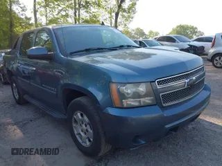 2008 Chevrolet Avalanche LT w/2LT with VIN 3GNEC12018G104236, listed as a IAAI auction lot 42059800 with 239,869 mi miles. Bid and sale history available at carsss.com. Image 1.