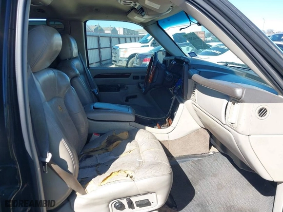 2002 Cadillac Escalade with VIN 1GYEK63N02R211749, listed as a IAAI auction lot 41462981 with 214,688 mi miles. Bid and sale history available at carsss.com. Image 5.