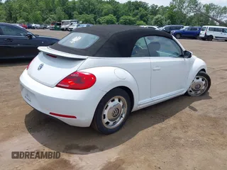 2015 Volkswagen Beetle Classic с VIN 3VW517AT4FM809038, выставлен на аукционе IAAI как лот 42621859 с пробегом 106 118 миль миль и . История ставок и продаж доступна на DreamBid. Изображение 4.