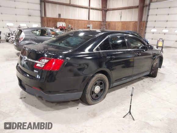 2015 Ford Police Interceptor с VIN 1FAHP2MK1FG188992, выставлен на аукционе IAAI как лот 41993150 с пробегом 39 930 миль миль и . История ставок и продаж доступна на DreamBid. Изображение 4.