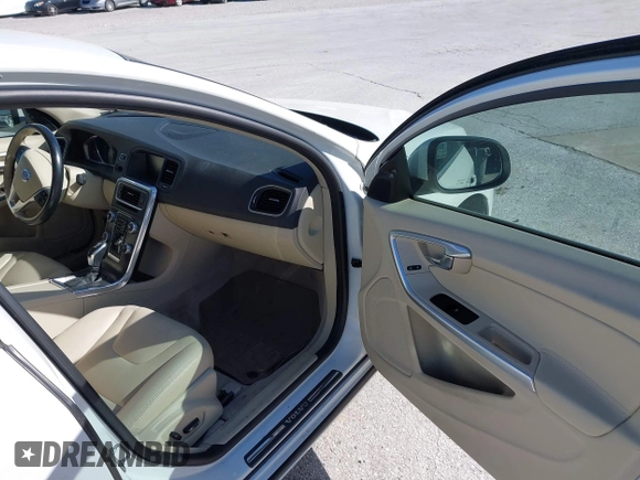 2015 Volvo S60 T5 Drive-E Platinum with VIN YV140MFM7F1346644, listed as a IAAI auction lot 41984716 with 78,210 mi miles. Bid and sale history available at carsss.com. Image 5.