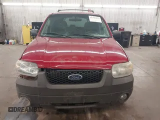 2006 Ford Escape XLT with VIN 1FMYU93176KD47219, listed as a IAAI auction lot 41785112 with 247,175 mi miles. Bid and sale history available at carsss.com. Image 13.