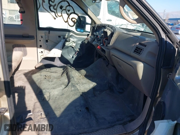 2000 Ford F-250 XL with VIN 1FTNX20S1YEB50213, listed as a IAAI auction lot 41343078 with 90,375 mi miles and . Bid and sale history available at DreamBid. Image 5.
