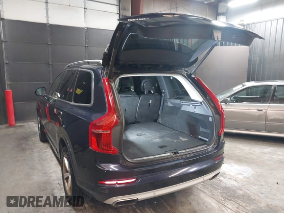 2016 Volvo XC90 Momentum with VIN YV4102XK4G1073932, listed as a IAAI auction lot 42093824 with 122,013 mi miles. Bid and sale history available at carsss.com. Image 3.