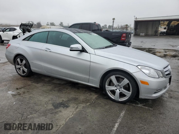 2013 Mercedes-Benz E 350 with VIN WDDKJ5KB7DF190650, listed as a Copart auction lot 44442755 with 194,823 mi miles and Salvage title. Bid and sale history available at DreamBid. Image 4.