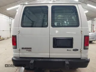 2014 Ford Econoline Cargo Commercial z VIN 1FTNE2EW8EDB01271, wystawiony jako IAAI lot #42211279 z przebiegiem 109 993 mil mil oraz . Historia ofert i sprzedaży dostępna na DreamBid. Obrazek 16.