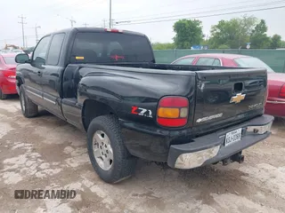 2005 Chevrolet Silverado 1500 Z71 with VIN 1GCEK19B95Z142179, listed as a IAAI auction lot 42203353 with 225,869 mi miles and . Bid and sale history available at DreamBid. Image 3.