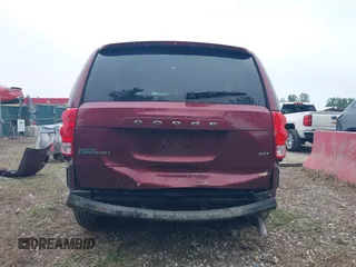 2018 Dodge Grand Caravan SXT z VIN 2C4RDGCG5JR305191, wystawiony jako IAAI lot #42269531 z przebiegiem 116 098 mil mil oraz . Historia ofert i sprzedaży dostępna na DreamBid. Obrazek 18.