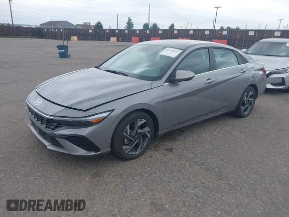 2025 Hyundai Elantra SEL Convenience z VIN KMHLS4DG4SU925278, wystawiony jako IAAI lot #42520321 z przebiegiem 13 936 mil mil oraz . Historia ofert i sprzedaży dostępna na DreamBid. Obrazek 18.