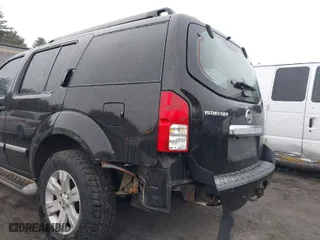 2011 Nissan Pathfinder LE with VIN 5N1AR1NB5BC613206, listed as a IAAI auction lot 41861245 with 196,045 mi miles. Bid and sale history available at carsss.com. Image 6.