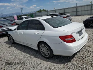 2013 Mercedes-Benz C 300 Sport z VIN WDDGF8AB1DR286864, wystawiony jako Copart lot #62366405 z przebiegiem 107 546 mil mil oraz Szkoda całkowita • Salvage title. Historia ofert i sprzedaży dostępna na DreamBid. Obrazek 2.