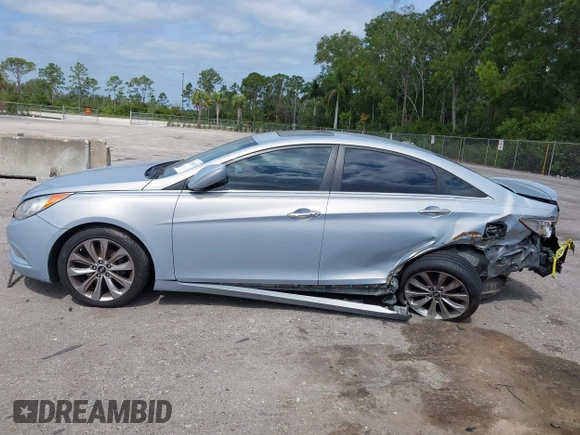 2012 Hyundai Sonata SE with VIN 5NPEC4AB9CH475853, listed as a IAAI auction lot 42084329 with 143,146 mi miles and . Bid and sale history available at carsss.com. Image 15.
