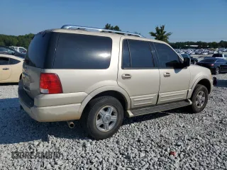 2005 Ford Expedition Limited with VIN 1FMFU20575LA08085, listed as a Copart auction lot 69484164 with 207,294 mi miles and Non Repairable. Bid and sale history available at carsss.com. Image 3.