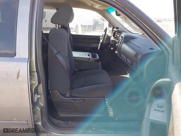 2007 Chevrolet Silverado 1500 LTZ with VIN 2GCEK13MX71529698, listed as a IAAI auction lot 41590698 with 244,705 mi miles. Bid and sale history available at carsss.com. Image 5.