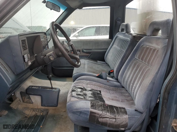 1992 Chevrolet C/K 1500 with VIN 1GCEK14K3NZ112621, listed as a Copart auction lot 44625615 with 334,773 mi miles and Salvage Title. Bid and sale history available at carsss.com. Image 7.
