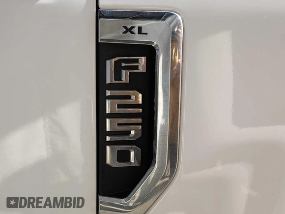 2017 Ford F-250 XLT z VIN 1FT7X2B66HEC65916, wystawiony jako IAAI lot #42240493 z przebiegiem 189 594 mil mil oraz . Historia ofert i sprzedaży dostępna na DreamBid. Obrazek 1.