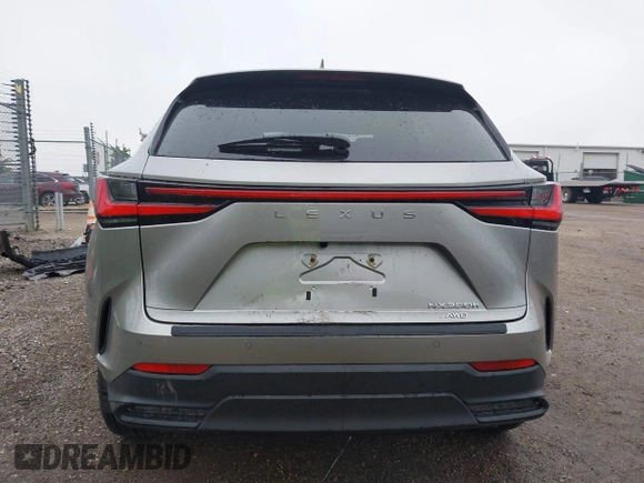 2025 Lexus NX 350h Premium z VIN JTJGKCEZ2S2054535, wystawiony jako IAAI lot #42300774 z przebiegiem 2 612 mil mil oraz . Historia ofert i sprzedaży dostępna na DreamBid. Obrazek 17.