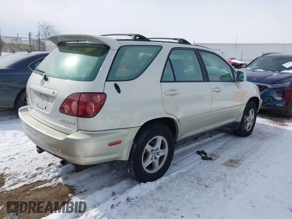2000 Lexus RX 300 with VIN JT6HF10UXY0132714, listed as a IAAI auction lot 41611808 with 112,080 mi miles and . Bid and sale history available at carsss.com. Image 4.