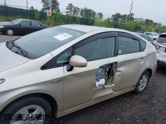 2010 Toyota Prius II with VIN JTDKN3DU9A0212664, listed as a IAAI auction lot 42183831 with 120,094 mi miles. Bid and sale history available at carsss.com. Image 6.