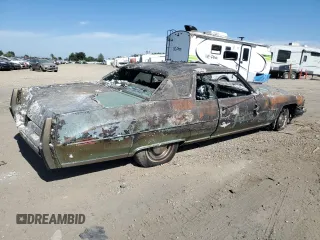 1973 Cadillac Fleetwood z VIN 6D47R3Q236154, wystawiony jako Copart lot #67947044 z przebiegiem Nie podano mil oraz Szkody całkowita. Historia ofert i sprzedaży dostępna na DreamBid. Obrazek 3.