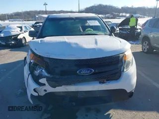 2014 Ford Police Interceptor Utility z VIN 1FM5K8ARXEGA33593, wystawiony jako IAAI lot #41342821 z przebiegiem 175 456 mil mil oraz . Historia ofert i sprzedaży dostępna na DreamBid. Obrazek 11.