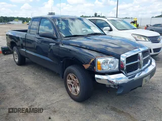 2005 Dodge Dakota SLT с VIN 1D7HE42K85S198645, выставлен на аукционе IAAI как лот 42801906 с пробегом 228 200 миль миль и . История ставок и продаж доступна на DreamBid. Изображение 1.