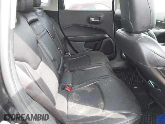2018 Jeep Compass Latitude with VIN 3C4NJDBBXJT304322, listed as a IAAI auction lot 41833329 with 124,577 mi miles. Bid and sale history available at carsss.com. Image 8.