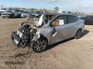 2023 Nissan Versa SV z VIN 3N1CN8EV0PL871854, wystawiony jako IAAI lot #41958143 z przebiegiem Nie podano mil oraz . Historia ofert i sprzedaży dostępna na DreamBid. Obrazek 2.