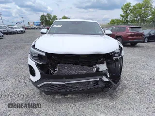 2024 Volkswagen Atlas SE z VIN 1V2KE2CA8RC228414, wystawiony jako Copart lot #58786605 z przebiegiem 11 715 mil mil oraz Szkoda całkowita • Salvage title. Historia ofert i sprzedaży dostępna na DreamBid. Obrazek 5.