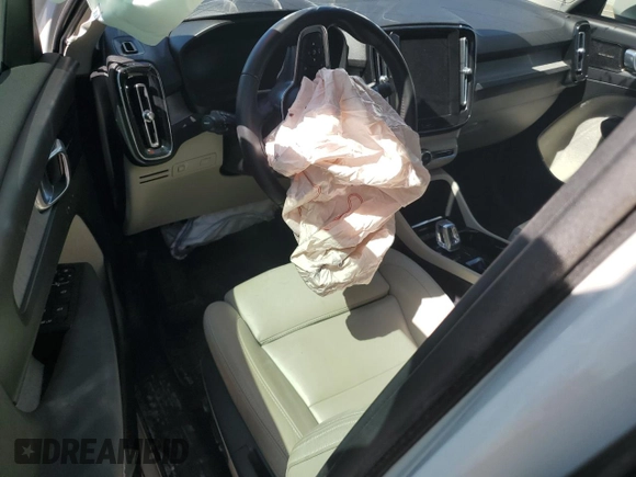 2021 Volvo XC40 Inscription с VIN YV4162UL0M2547716, выставлен на аукционе Copart как лот 48886655 с пробегом Не указан миль и Списание • Salvage title. История ставок и продаж доступна на DreamBid. Изображение 8.