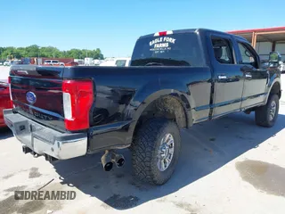 2018 Ford F-250 XL with VIN 1FT7W2BT3JEB65304, listed as a IAAI auction lot 42325685 with 172,771 mi miles and . Bid and sale history available at DreamBid. Image 4.