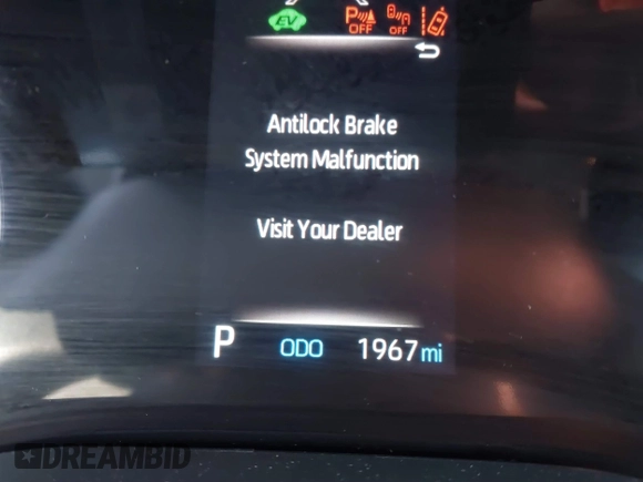 2024 Toyota Sienna XLE with VIN 5TDJSKFC9RS152848, listed as a IAAI auction lot 41290455 with 1,967 mi miles and . Bid and sale history available at DreamBid. Image 16.