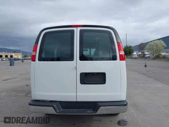 2020 Chevrolet Express Cargo с VIN 1GCWGAFP3L1272525, выставлен на аукционе IAAI как лот 41914132 с пробегом 90 857 миль миль и . История ставок и продаж доступна на DreamBid. Изображение 16.