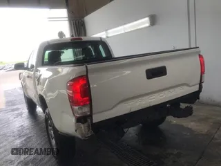 2017 Toyota Tacoma SR z VIN 5TFRX5GN4HX081282, wystawiony jako IAAI lot #42434418 z przebiegiem 184 905 mil mil oraz . Historia ofert i sprzedaży dostępna na DreamBid. Obrazek 19.