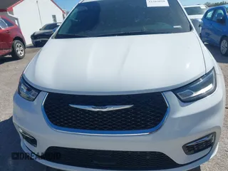 2022 Chrysler Pacifica Hybrid Limited with VIN 2C4RC1S74NR112960, listed as a IAAI auction lot 41584818 with 22,040 mi miles and . Bid and sale history available at DreamBid. Image 12.