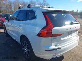 2021 Volvo XC60 Inscription with VIN YV4102RLXM1882028, listed as a IAAI auction lot 40825242 with 65,609 mi miles. Bid and sale history available at carsss.com. Image 3.