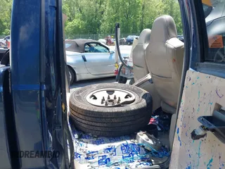 2005 Ford F-250 XL z VIN 1FTSW20P95EA30348, wystawiony jako IAAI lot #42199677 z przebiegiem Nie podano mil oraz . Historia ofert i sprzedaży dostępna na DreamBid. Obrazek 8.