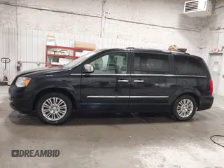 2014 Chrysler Town & Country Limited z VIN 2C4RC1GG0ER112673, wystawiony jako IAAI lot #42487731 z przebiegiem 107 207 mil mil oraz . Historia ofert i sprzedaży dostępna na DreamBid. Obrazek 14.